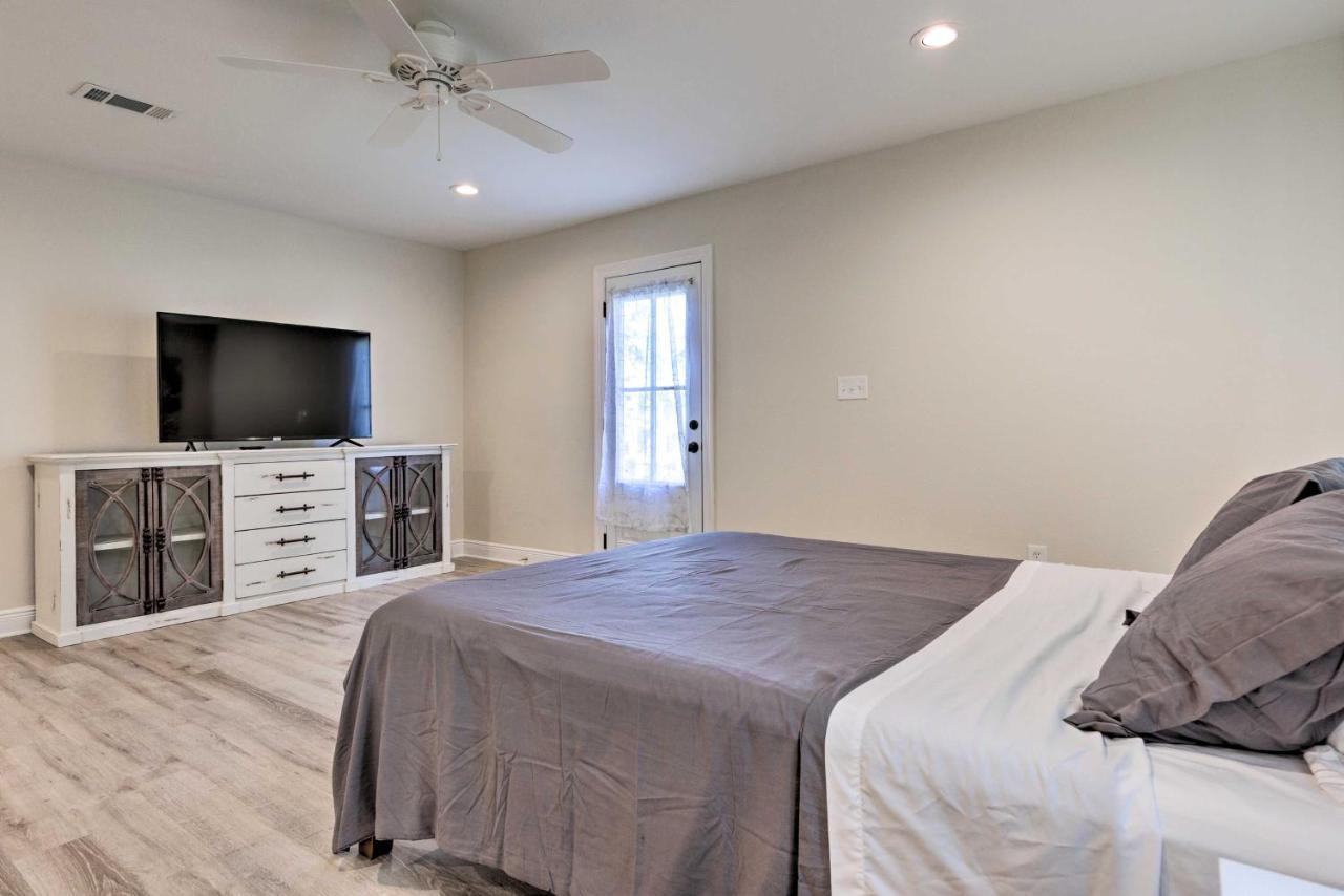 Spacious Gulfport Home With Yard 1 Mi To Beach Екстер'єр фото